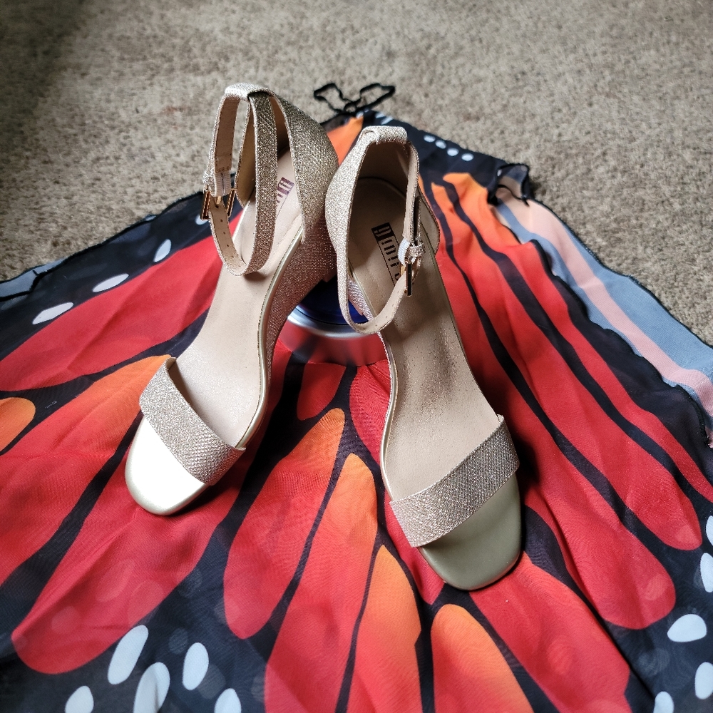 NWT Women's Classic Wedge Heels Sandals 3 Inch heel Ankle Strap Open Toe